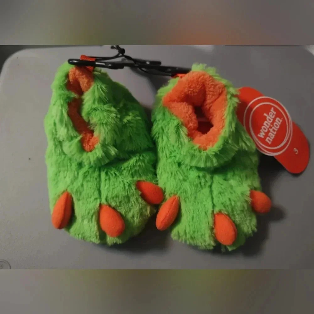 Baby Claw Slippers Size 3 (3 months) NWT